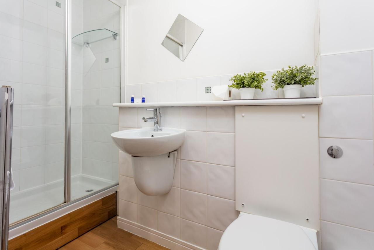 Walker Suite No53 - Donnini Apartments Килмарнок Екстериор снимка