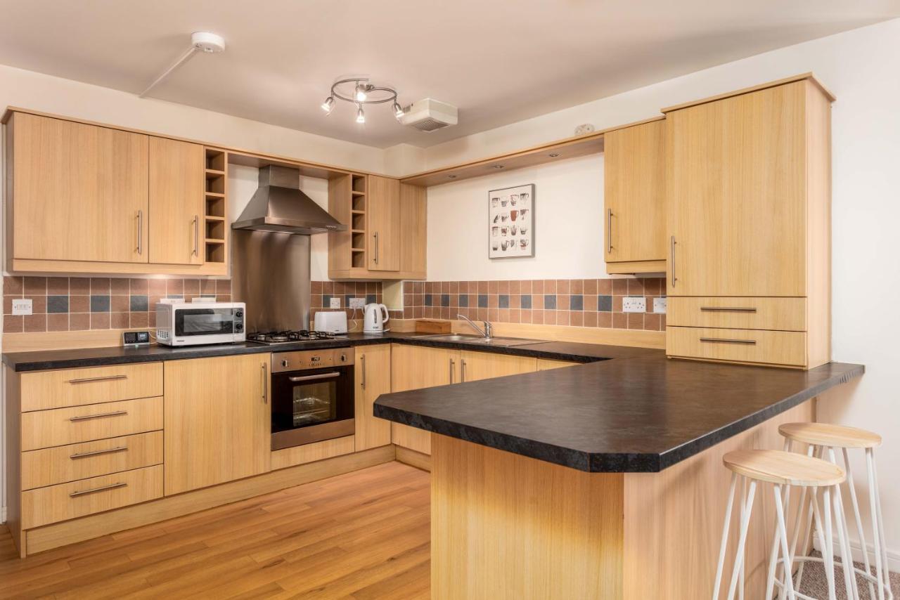 Walker Suite No53 - Donnini Apartments Килмарнок Екстериор снимка